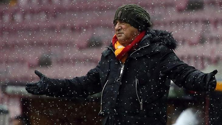 Fatih Terim: Hem saha içinde hem saha dışında zorluklarla mücadele ediyoruz