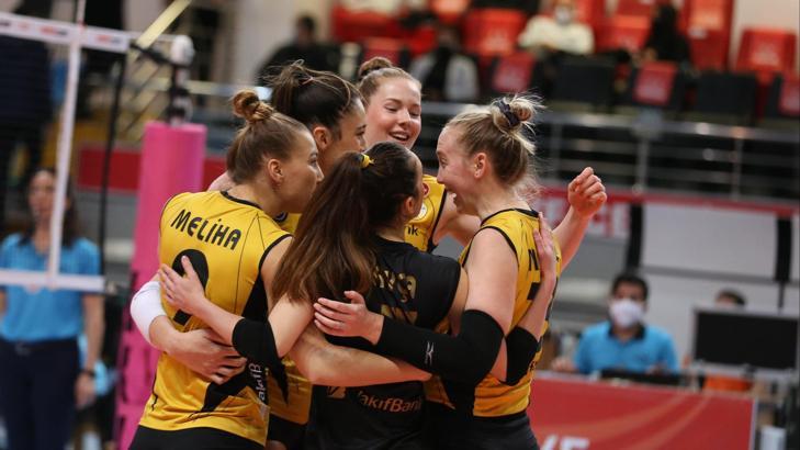 Lider VakıfBank, Bursa'da da kazandı