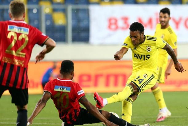 Fenerbahçe'de Garry Rodrigues uzun süre sonra yedek