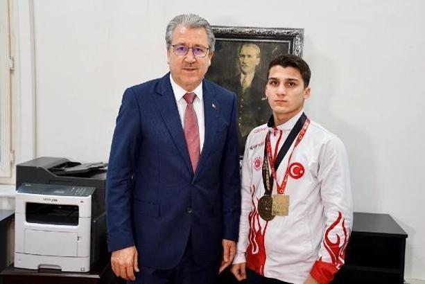Egeli sporcudan gururlandıran başarı