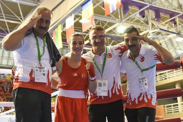 Avrupa Boks Şampiyonası'nda iki milli sporcu finalde