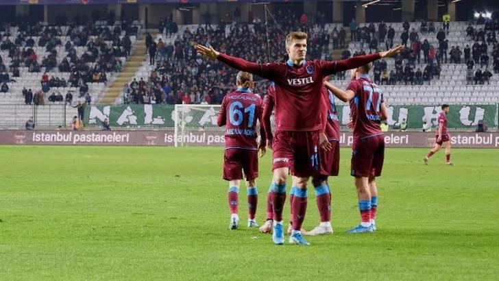 Trabzonspor, deplasmanda Başakşehir ile birlikte zirvede