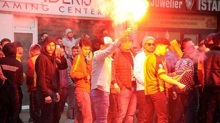 Belçika'da Galatasaray taraftarları sokağa döküldü
