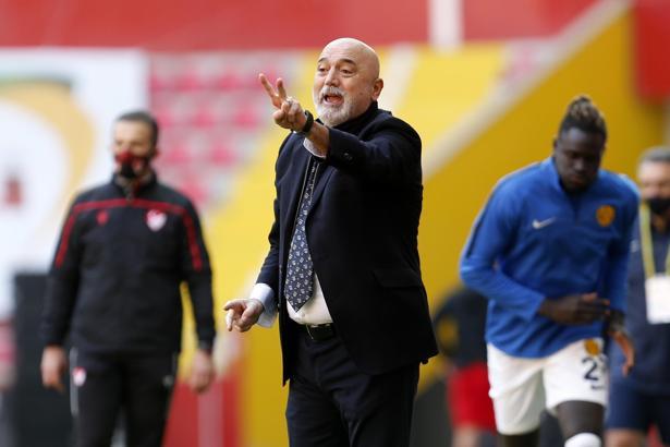 Hikmet Karaman'ın ilk sınavı... Ankaragücü'nden 10 kişiyle önemli puan