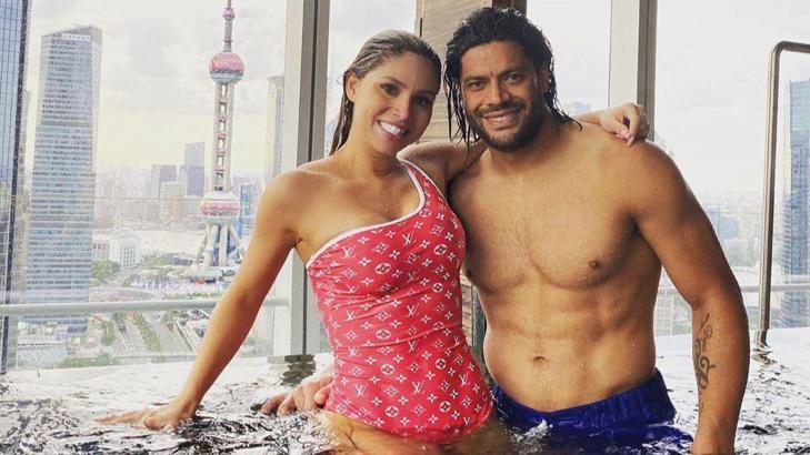 Hulk, aşk yaşadığı eski karısının yeğeniyle dudak dudağa poz verdi