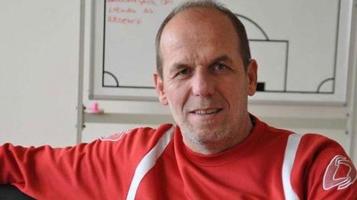 Denizlispor'un yeni teknik direktörü Selahattin Dervent oldu