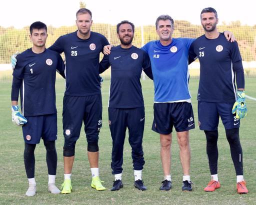Antalyaspor antrenmanında Erkan Kolçak Köstendil sürprizi