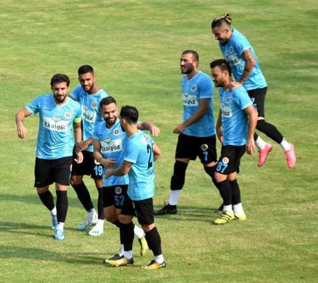 Menemenspor fırtına gibi esiyor