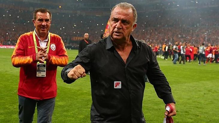 Şimdi sıra Terim'in heykelinde