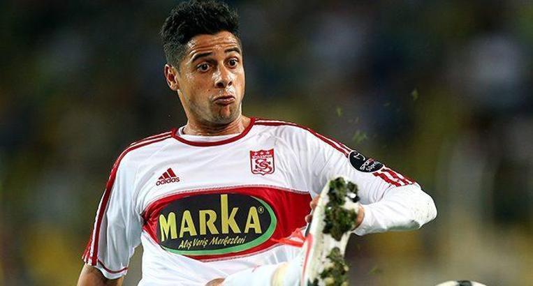 Cicinho kimdir, nereli, kaç yaşında? Cicinho hangi takımlarda oynadı? Cicinho futbolu ne zaman bıraktı?