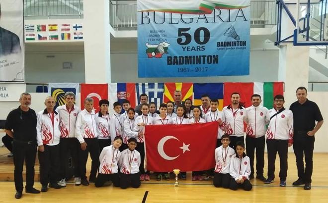 Badminton Milli Takımı'ndan 12 madalya