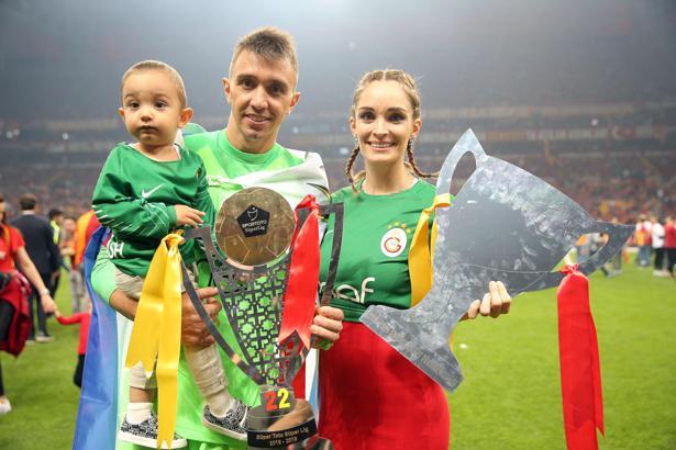 Muslera da tarihe geçti