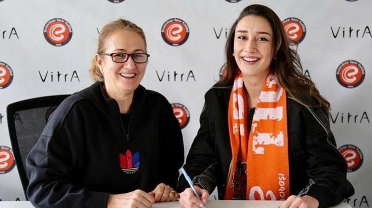 Eczacı, Hande'yle sözleşme yeniledi