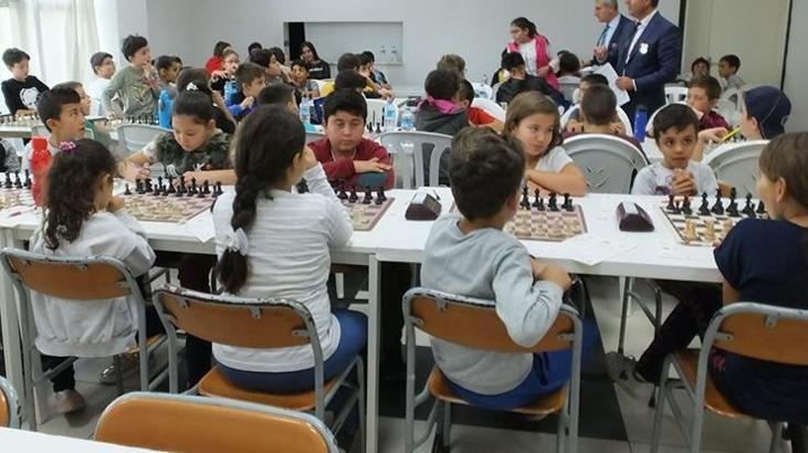 Satranç Turnuvası'nda 84 öğrenci yarıştı