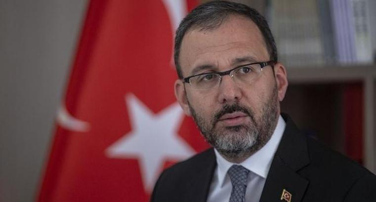 Bakan Kasapoğlu, 17 Yaş Altı Kız Milli Voleybol Takımı'nı kutladı
