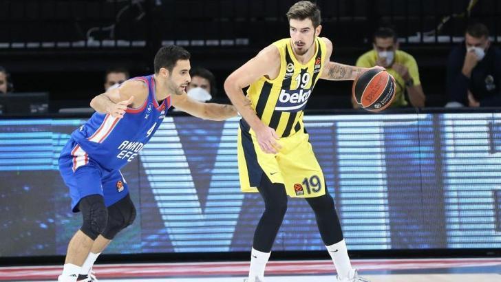 Anadolu Efes - Fenerbahçe Beko maç sonucu: 71-80