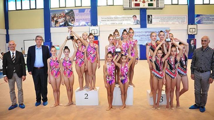 Balçova'da cimnastik şöleni