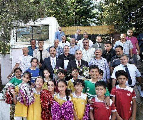Bakan Kasapoğlu: 2020 sonuna kadar 1 milyon kişiye yüzme öğreteceğiz
