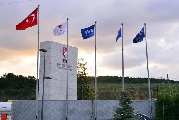 Liglerin ertelenme kararında son dakika