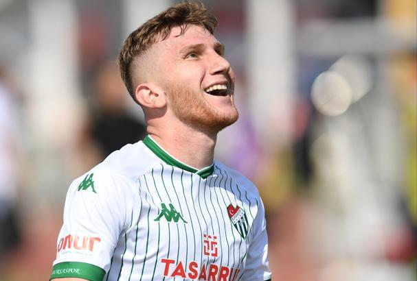 Bursaspor'u Burak Kapacak sırtlıyor
