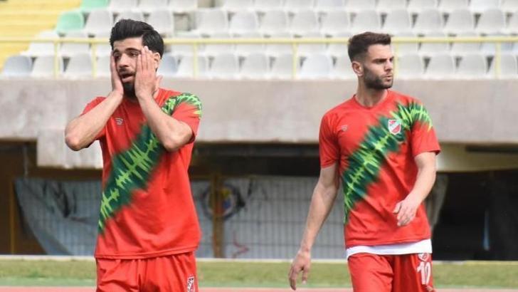 Karşıyaka futbolda tekliyor