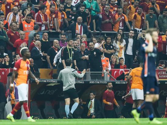 SON DAKİKA | Fatih Terim'le Başakşehir kulübesi arasında tartışma