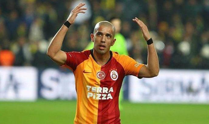 SON DAKİKA! Sofiane Feghouli direkt kırmızı kart gördü