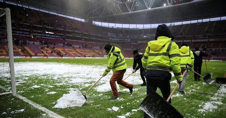 Son dakika: Süper Lig maçlarında kar alarmı! Galatasaray - Kasımpaşa maçının saati değişebilir...