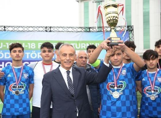 Küçükçekmece Belediyesi Başkanlık Turnuvası'nda şampiyonlar belli oldu