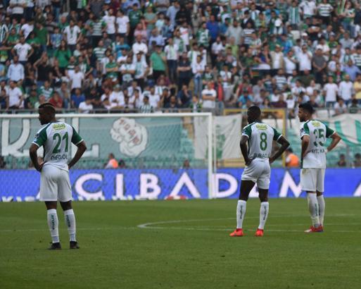 Bursaspor'da 3 oyuncu sezonu kapadı