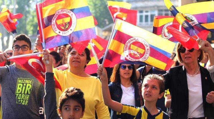 Fenerbahçe Kulübünden Ata'ya Saygı Yürüyüşü