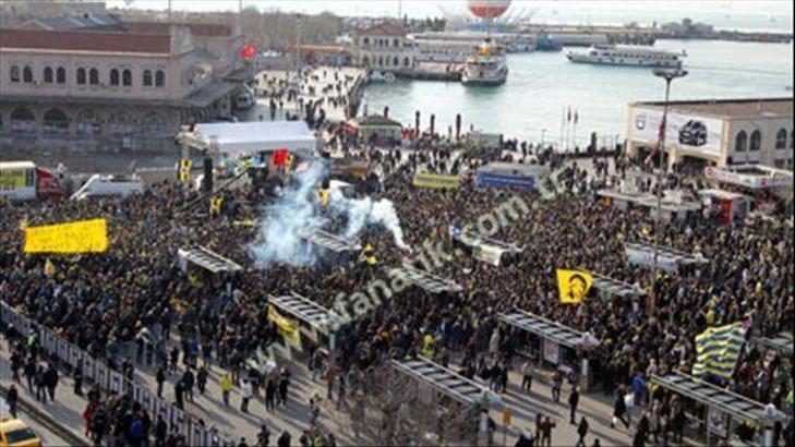 Kadıköy'de dev miting