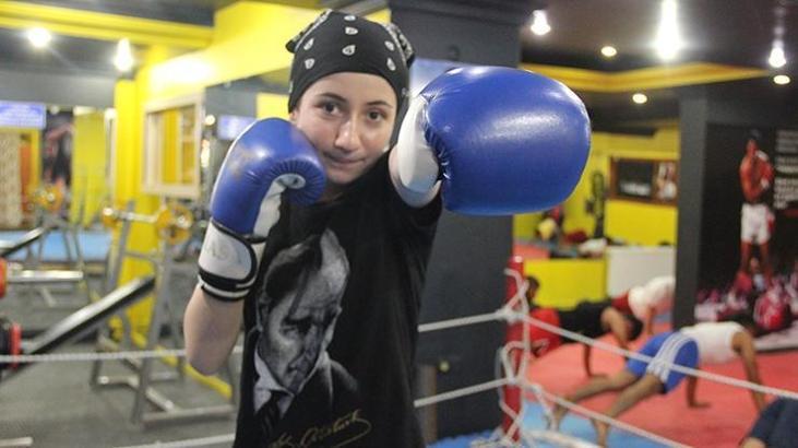 Boks ile başladı wushu kung fu şampiyon oldu!