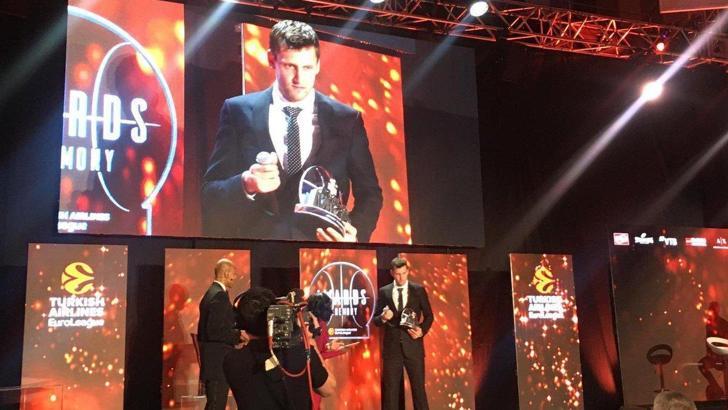 EuroLeague'de sezonun MVP'si Jan Vesely oldu