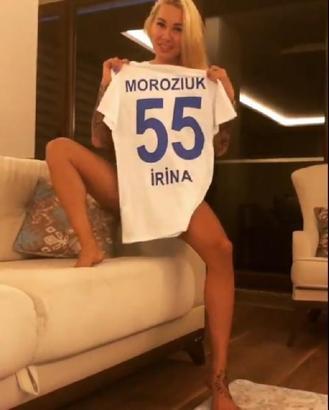 Çaykur Rizesporlu Mykola Moroziuk'un eşinden taraftarlara parfümlü forma çekilişi