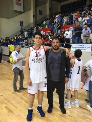 Başpehlivan Kara'nın oğlu potada parlıyor