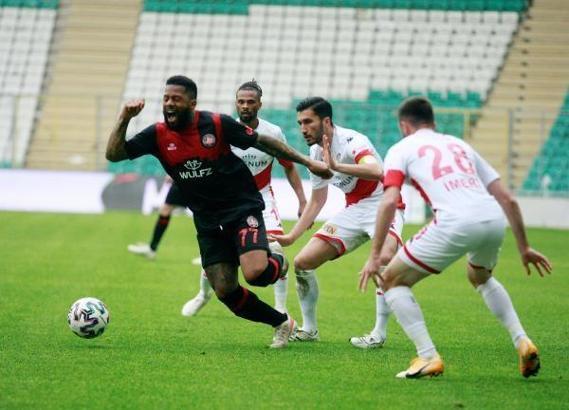 Antalyaspor'da galibiyet özlemi 5 haftaya çıktı