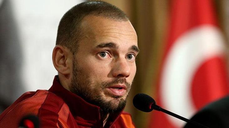 Sneijder'den bomba itiraf! 'Milan'da oynamak isterim'