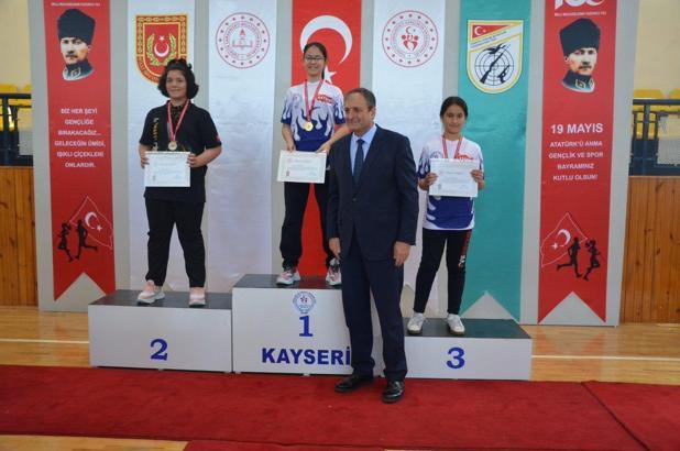 19 Mayıs havalı tabanca turnuvasının ödül töreni düzenlendi