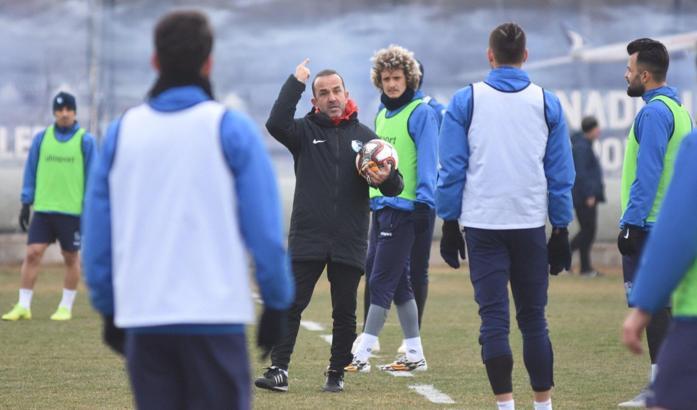Mehmet Özdilek: Erzurumspor'un yeri Süper Lig
