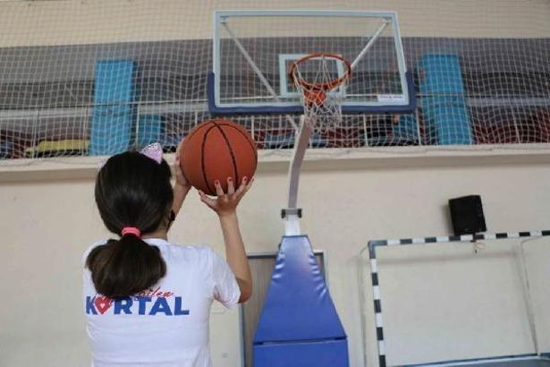 Kartal'daki çocuklara uzman eğitmenlerden ücretsiz yaz spor eğitimi