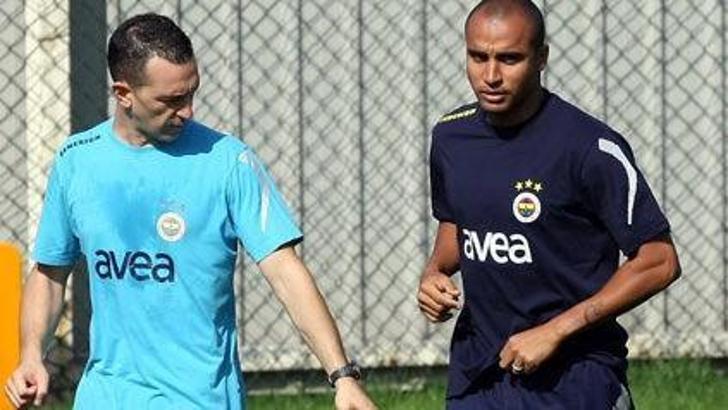 Carlos gitti sıra Deivid'de