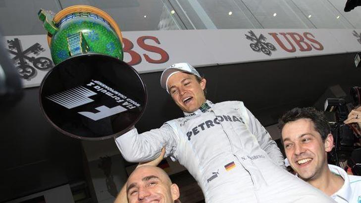 Rosberg'den tarihi zafer