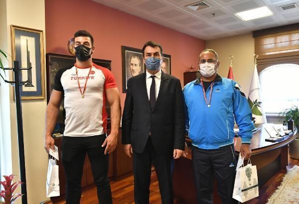 Rekortmen sporcudan Başkan Dündar'a ziyaret