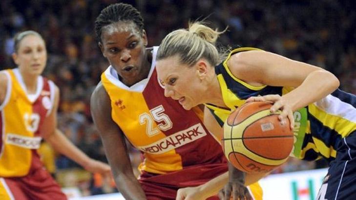 Ezeli rakipler Avrupa derbisine çıkıyor