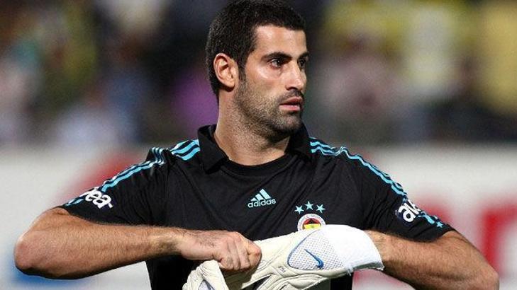 Volkan Demirel taraftarla kavga etti
