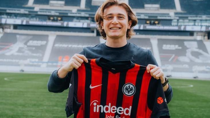 Ali Akman Frankfurt ile yeni sözleşme yaptı!