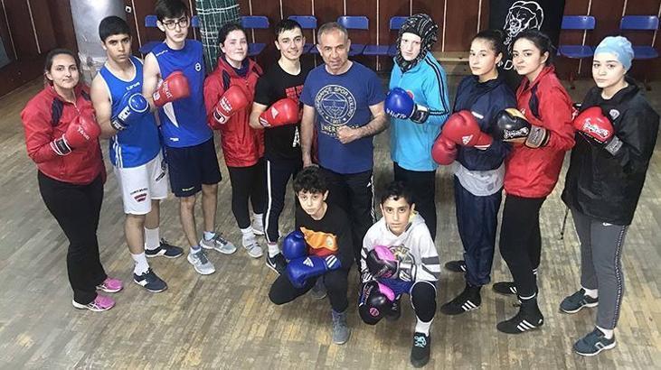 Genç boksörlerin gözü milli formada