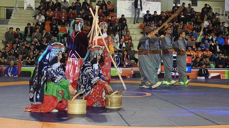 12'nci Üniversitelerarası Dünya Güreş Şampiyonası Çorum'da başladı