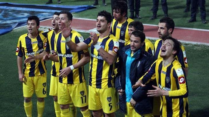 Buca ilk yarıda bitirdi! 2-0